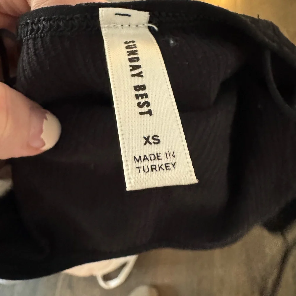 Aritzia Sunday‎ Best Black Strappy Crop Top - Picture 4 of 4